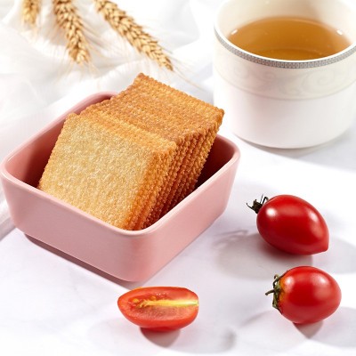 趣园番茄味网红零食薄脆饼干厂家直销整箱批发定制代工OEM厂家图3