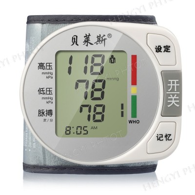 儿童手腕式血压计语音测量仪家用血压计USB大屏显示血压计测量仪图2