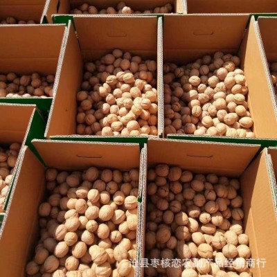 厂家批发185核桃新疆特产纸皮核桃原味生核桃整箱20斤批发图2