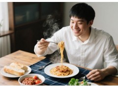 为啥吃越饱饿得越快？别让胃再 “加班”！