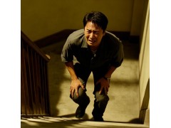 上下楼膝盖疼、走路变别扭？别只当劳累，关节问题要留心